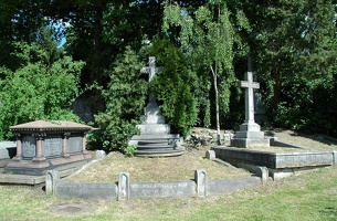 10 - Highgate Cemetery