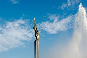 09 Russendenkmal 2000