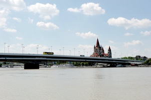 44 Donau 2000
